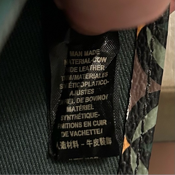 NEW Fossil Geometric Bifold Travel Wallet - Picture 4 of 4